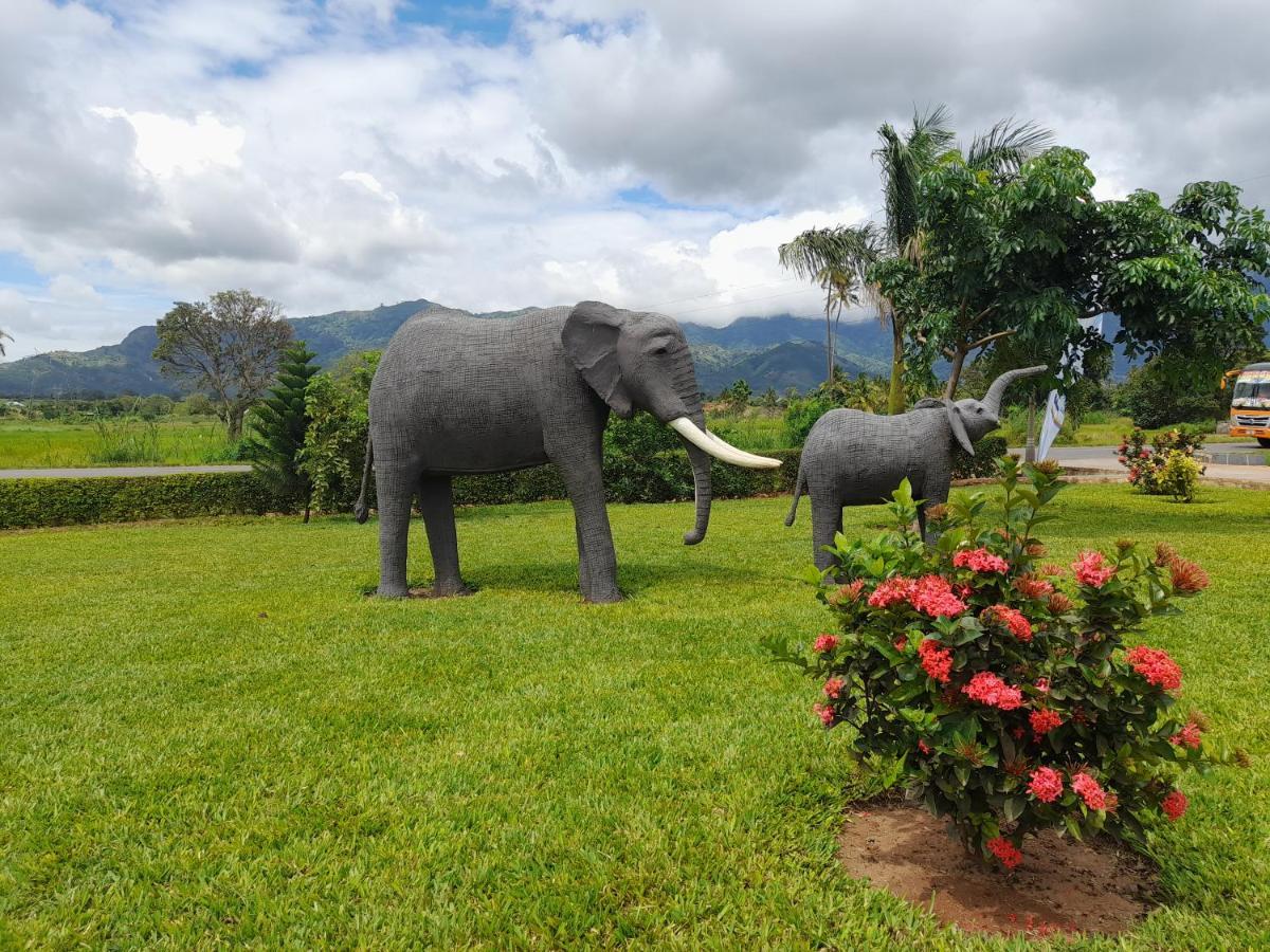Cate Hotel Morogoro Екстериор снимка